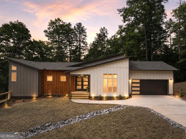 257 Gallery Court, Ellijay