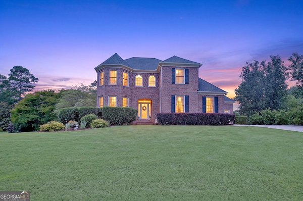 100 Grouse Point, Fayetteville