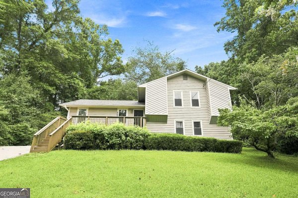 949 Falconcrest Drive Lawrenceville