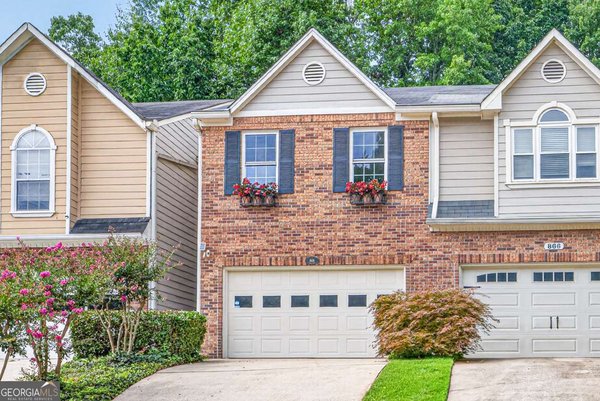 868 Edgewater Circle, Marietta