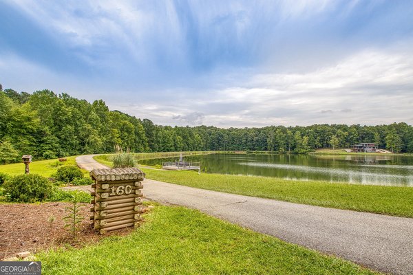 160 Sandy Lake Circle Fayetteville