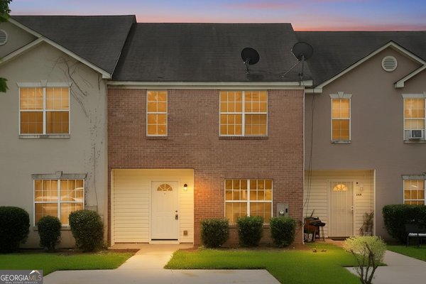366 Beach Court Riverdale