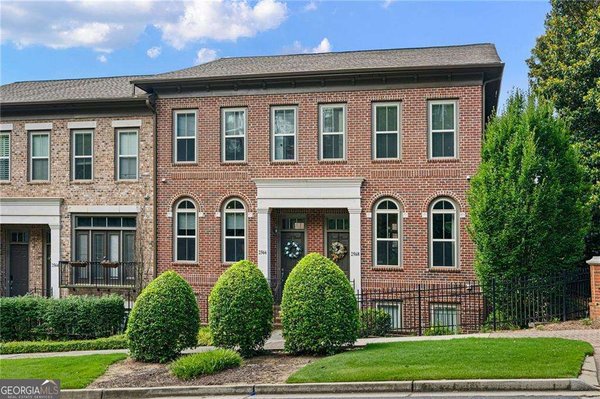 main picture of 2566 Crescent Park Court, Atlanta