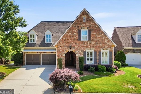 318 Lakeside Trace, Canton