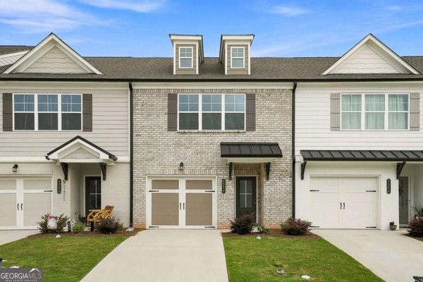 5350 Fox Den Road, Oakwood