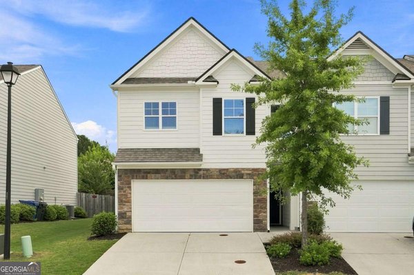 5260 Barberry Avenue, Oakwood