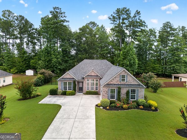 155 Savannah Drive, Senoia