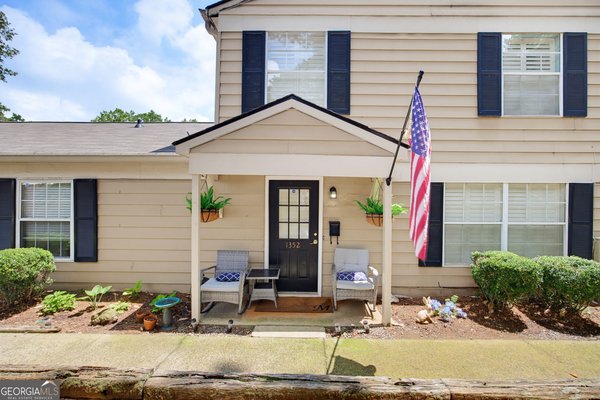 1352 Old Coach Road, Marietta