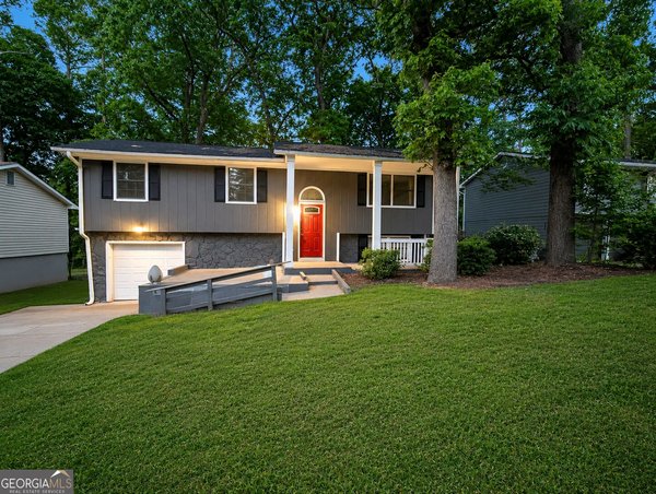 2153 Cherokee Valley Circle, Lithonia