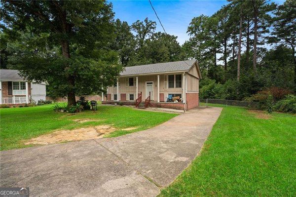 1140 Pineglen Drive Riverdale