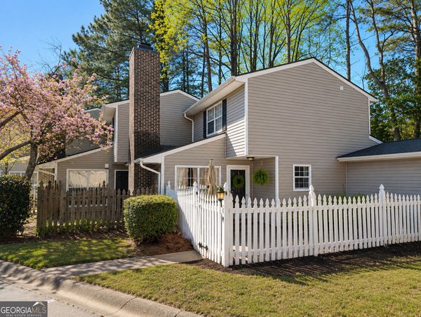 579 Picketts Bend Court, Marietta