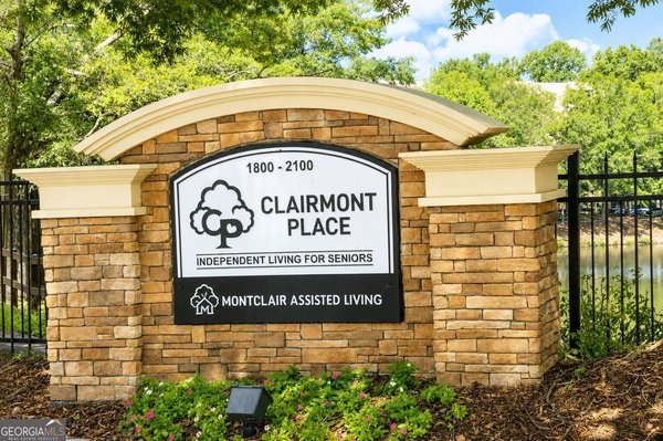 1800 Clairmont Lake Decatur