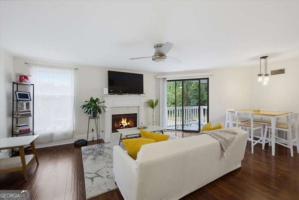 1366 Keys Lake Drive, Atlanta