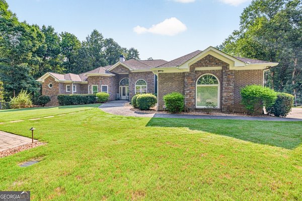 27 Hawks Farm Road White