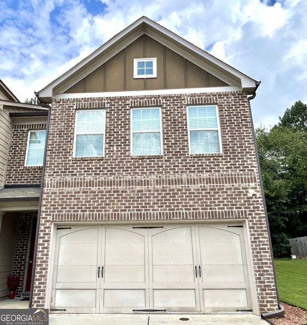 3255 Clear View Drive Snellville