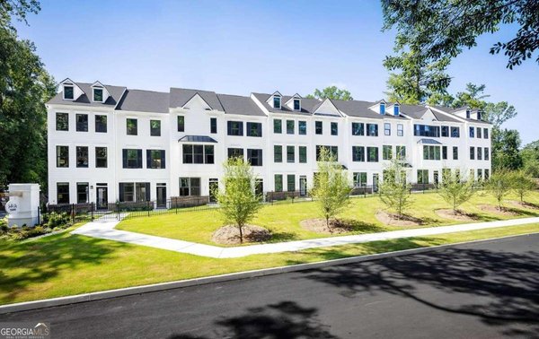 main picture of 2832 Graylag Alley, Atlanta