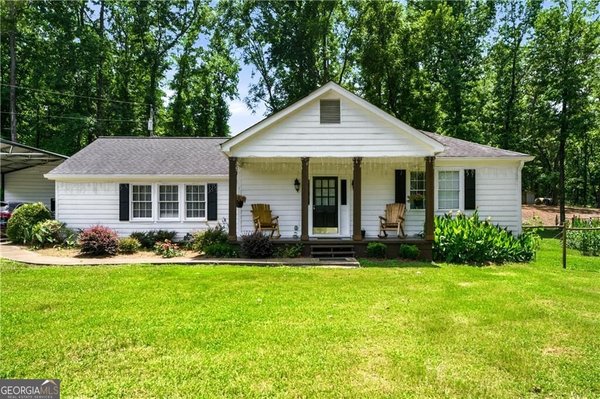 main picture of 1042 Carl Bramlett Road, Winder