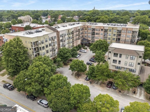 main picture of 898 Oak Street, Atlanta