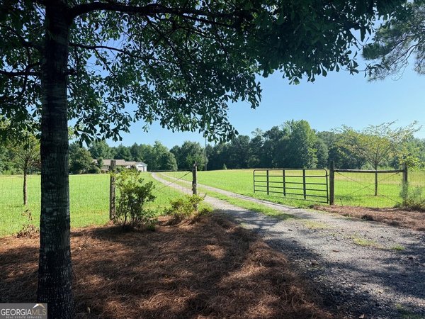 6090 Strickland Town Rd Luthersville