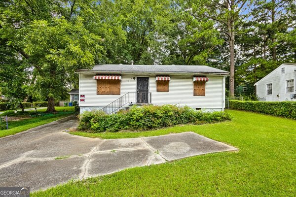 main picture of 449 Hamilton E Holmes Drive, Atlanta