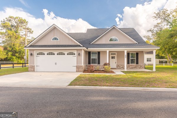 410 A N Caswell Street, Glennville