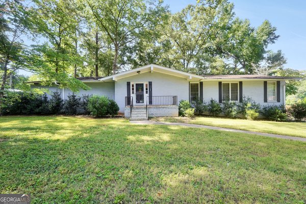 1327 Lakeshore Drive, Griffin