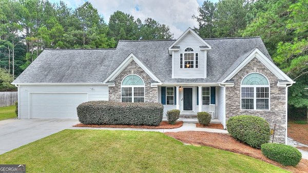 1106 Caroline Court, Loganville