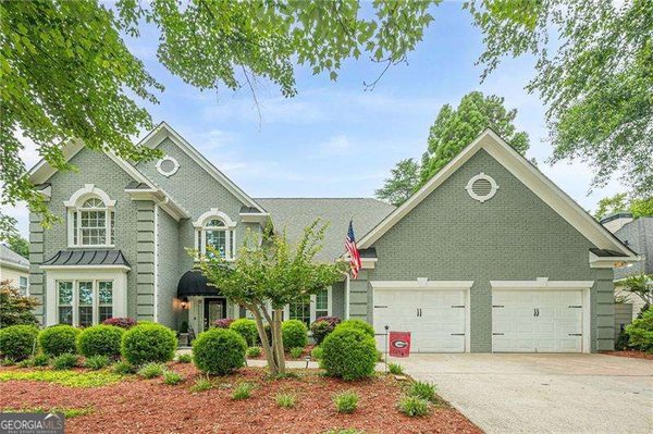 main picture of 6685 Waterbury Way, Cumming