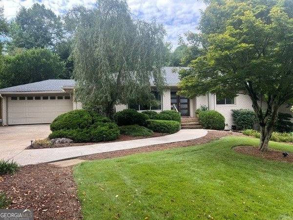 1043 Robin Lane, Atlanta