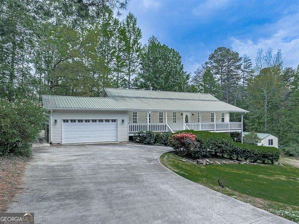 333 Stable Gate Drive, Blairsville