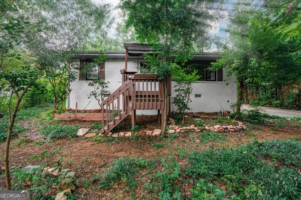 1747 Crestridge Drive Marietta