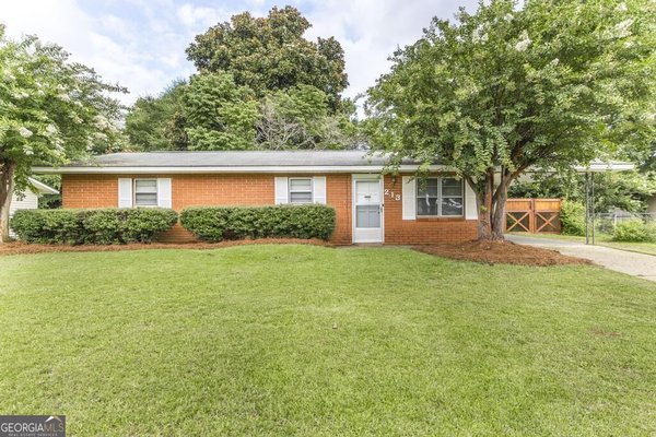 213 Debra Drive Warner Robins
