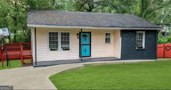 main picture of 1551 Ferno Drive, Atlanta