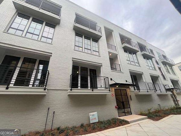 922 Hughley Circle, Atlanta