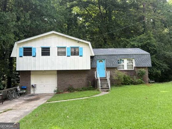 2374 Crestdale Circle, Atlanta