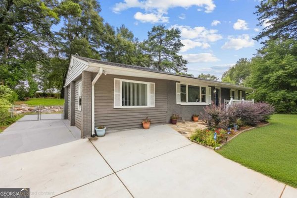 1977 Wee Kirk Road, Atlanta