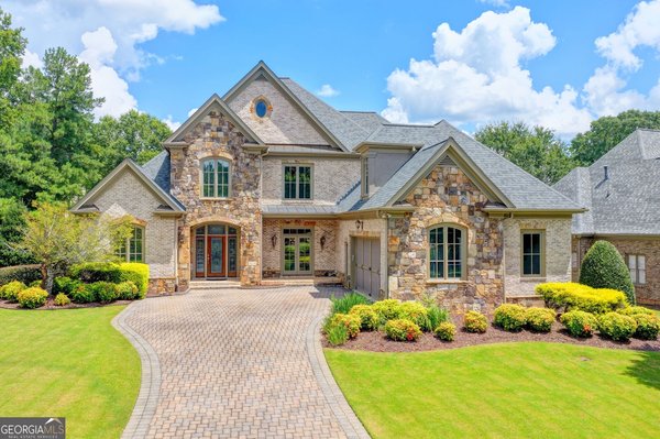 main picture of 8330 Royal Melbourne Way, Duluth