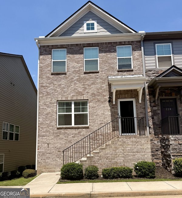 222 Ismal Drive, South Fulton