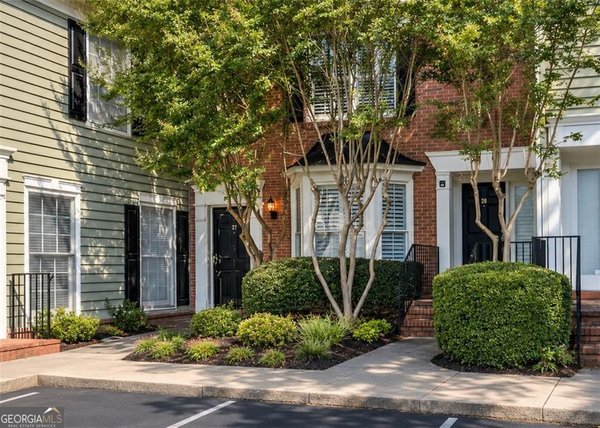 main picture of 27 Mount Vernon Circle, Atlanta