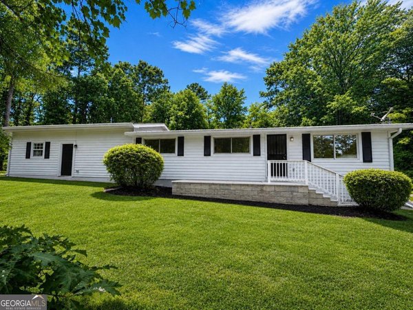 main picture of 1883 Niskey Lake Road, Atlanta