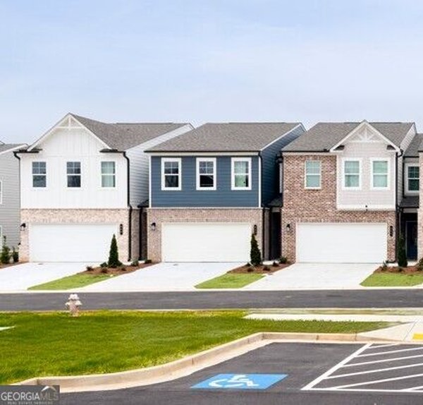 545 Raelyns Way, Loganville