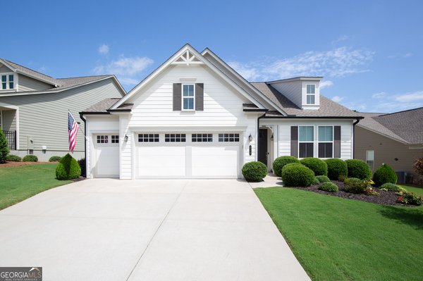 215 Silver Court, Hoschton
