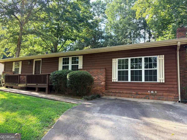 861 Eva Kennedy Road, Suwanee