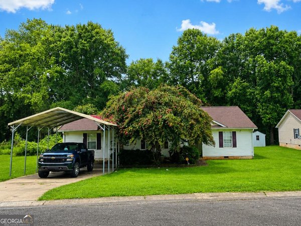 127 Woodridge Circle Lagrange