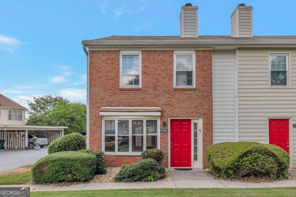 136 Old Ferry Way Roswell