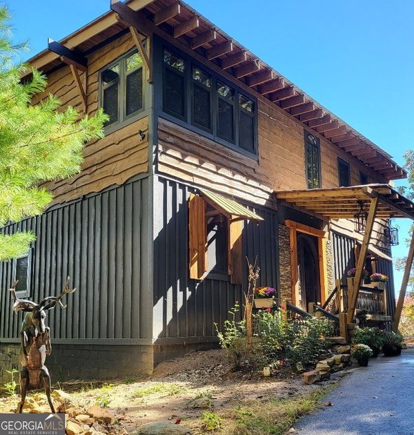 389 Fort Mountain Road, Blairsville