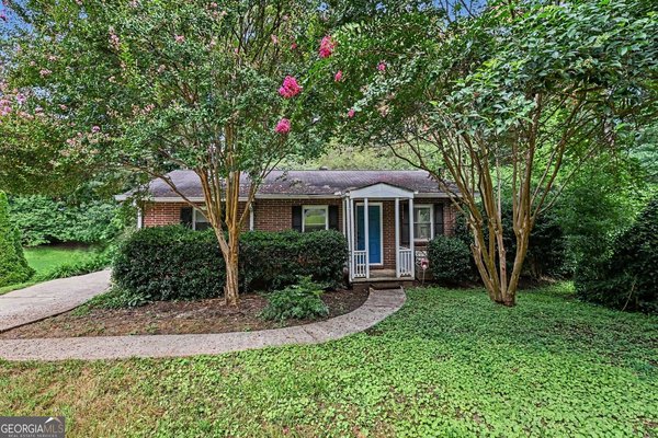1868 Robinhill Court, Tucker