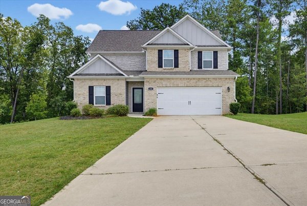 446 Samara Court, Fairburn
