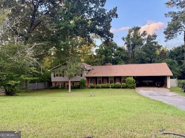 3827 Woodside Drive Macon