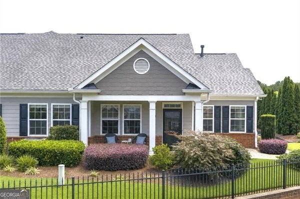main picture of 2694 Grapevine Circle, Cumming